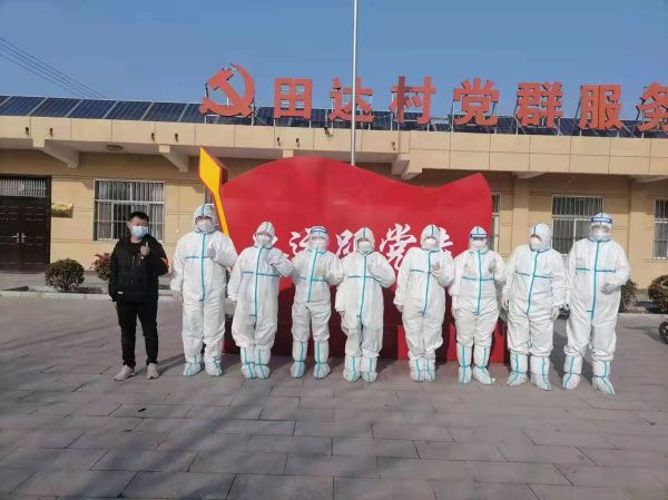 讓黨旗飄揚在疫情防控一線